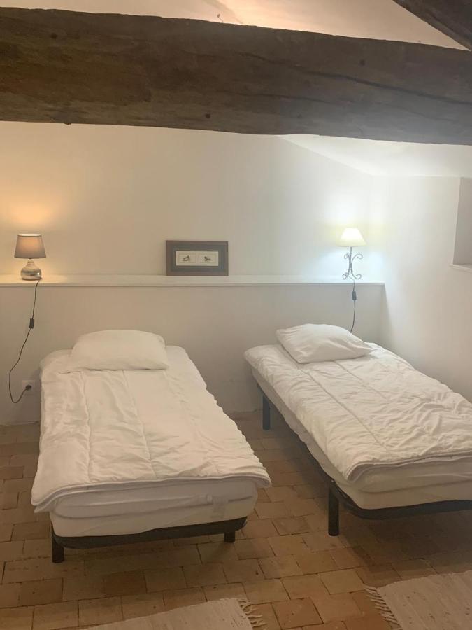Gite Au Haras Les Aubiers Екстер'єр фото